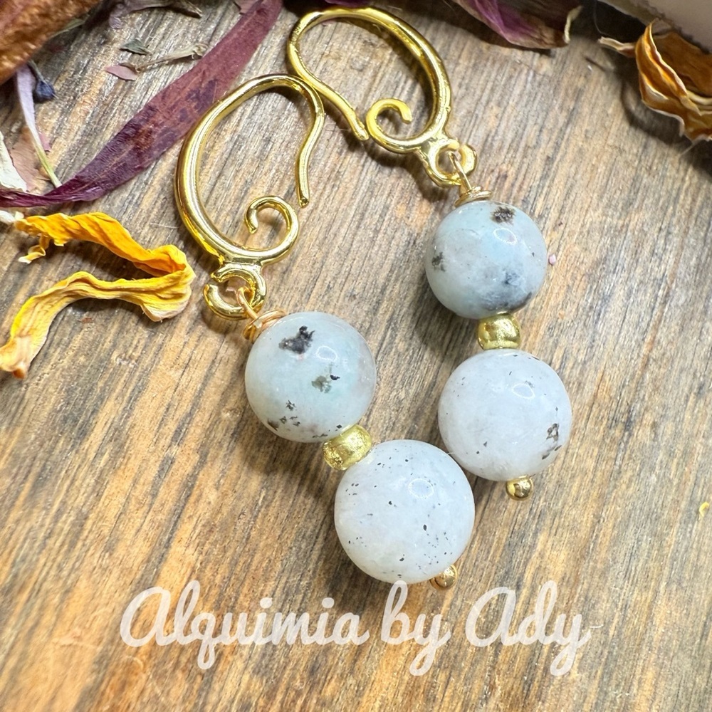 Alquimia Gold and gray gemstones Beaded Earrings